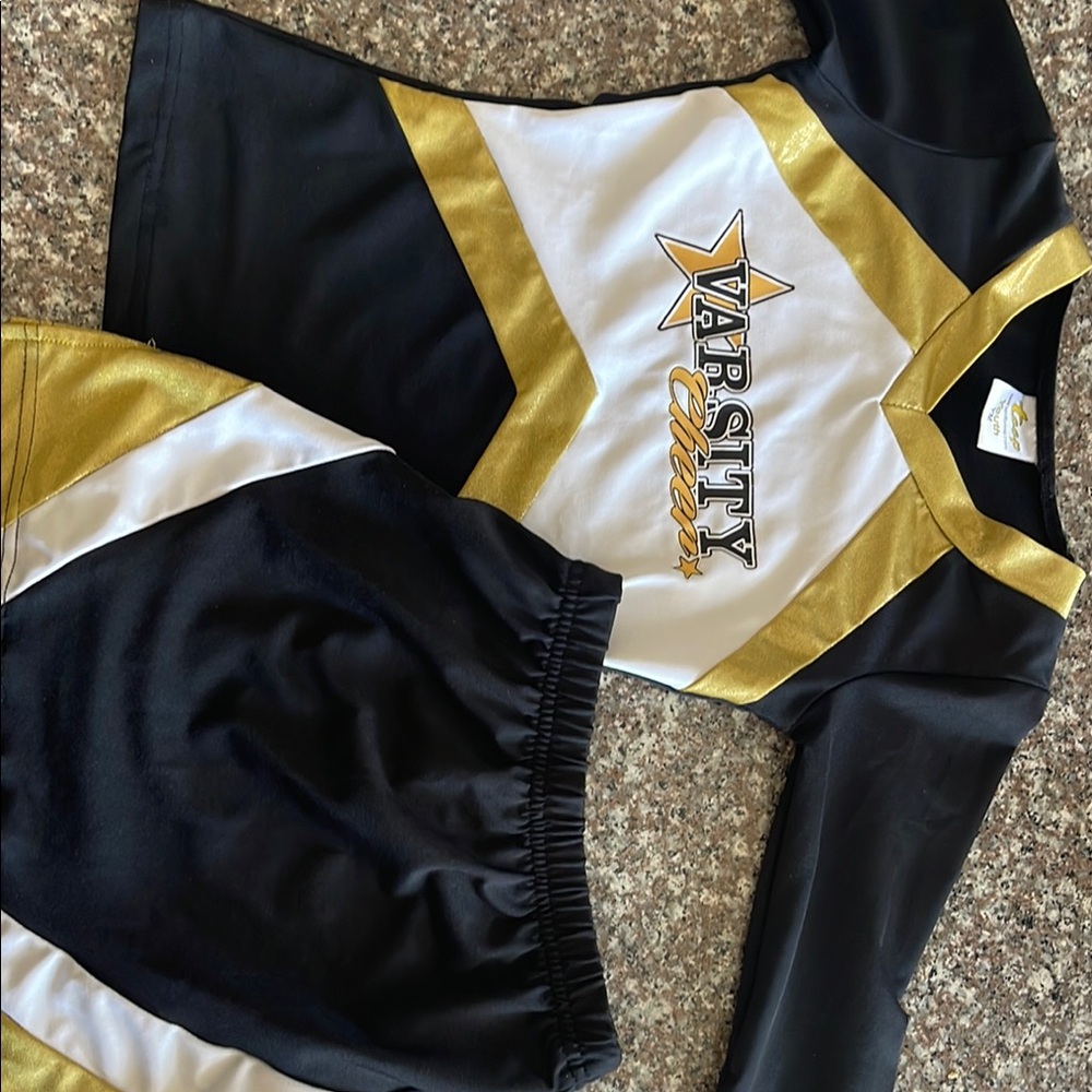 Varsity Elite Black and Gold Cheer Set Size :Youth Medium